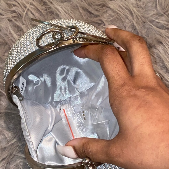 CRYSTAL BALL PURSE - Picture 3 of 3